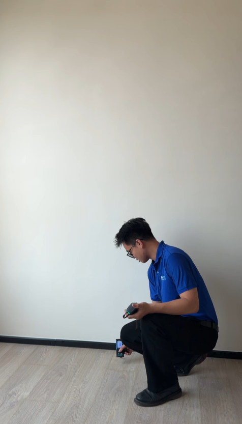 Kỹ thuật viên Flexfit khảo sát hiện trạng tại căn hộ Lumi Hanoi